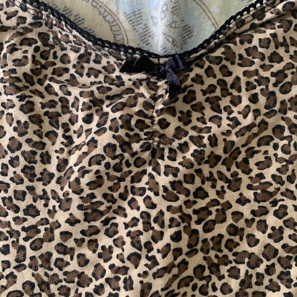 ❌SOLD❌ Leopard Print Bodysuit - Picture 2 of 6